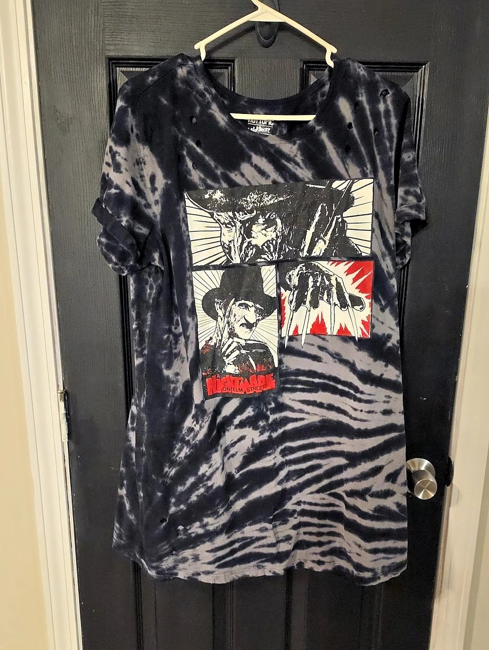 Hot Topic A Nightmare on Elm Street Graphic Tee Black Gray XL